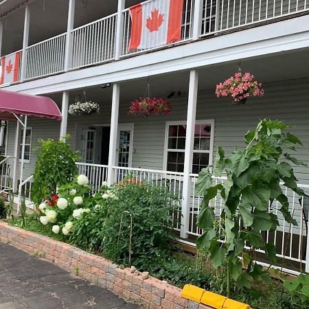 Midtown Motel & Suites モンクトン エクステリア 写真