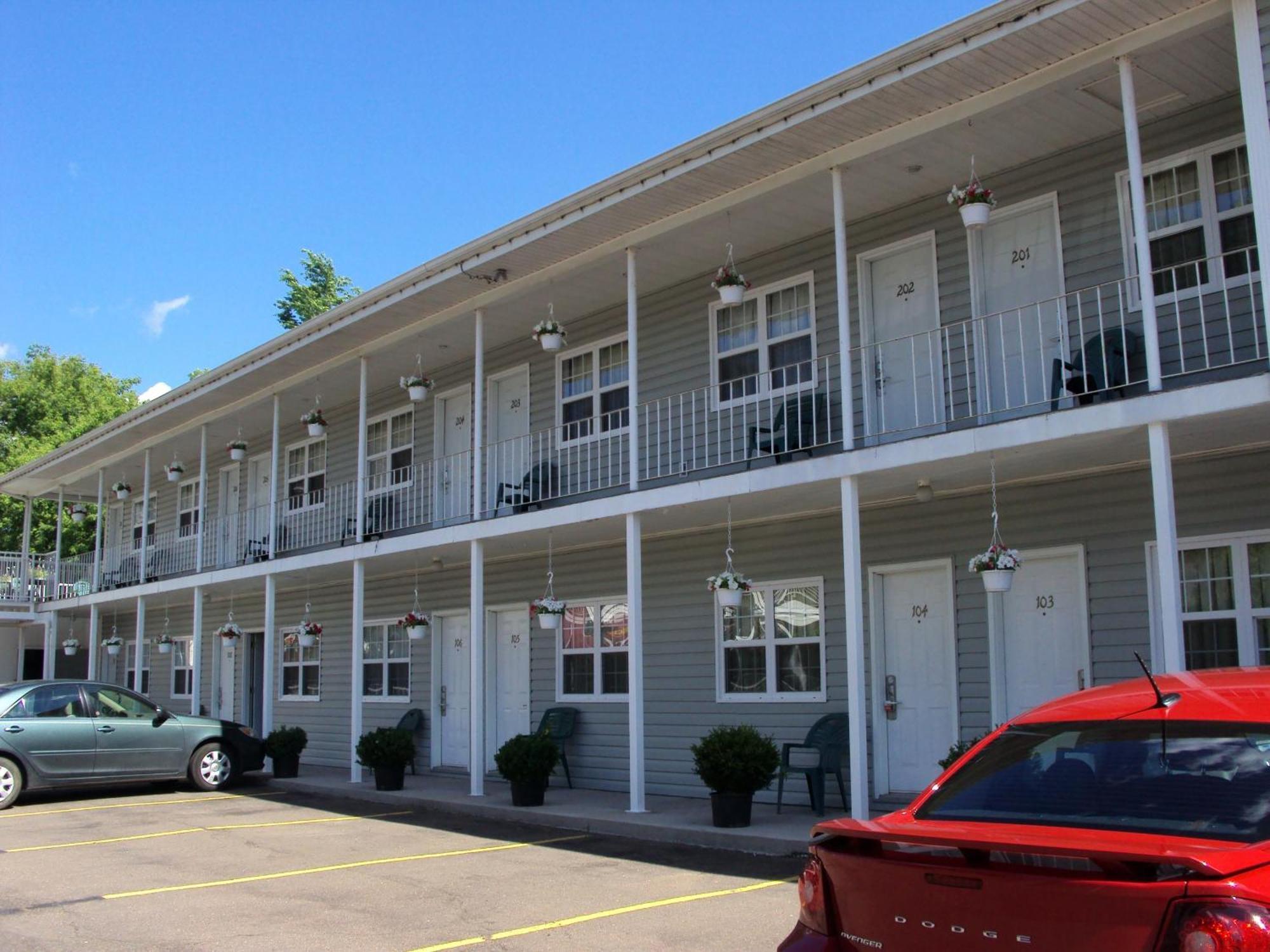 Midtown Motel & Suites モンクトン エクステリア 写真